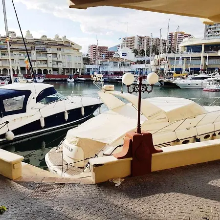 Lujoso En De La Isla De Puerto Marina *